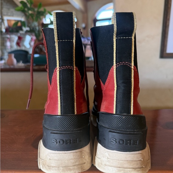 Red Sorel platform boots - Picture 7 of 8